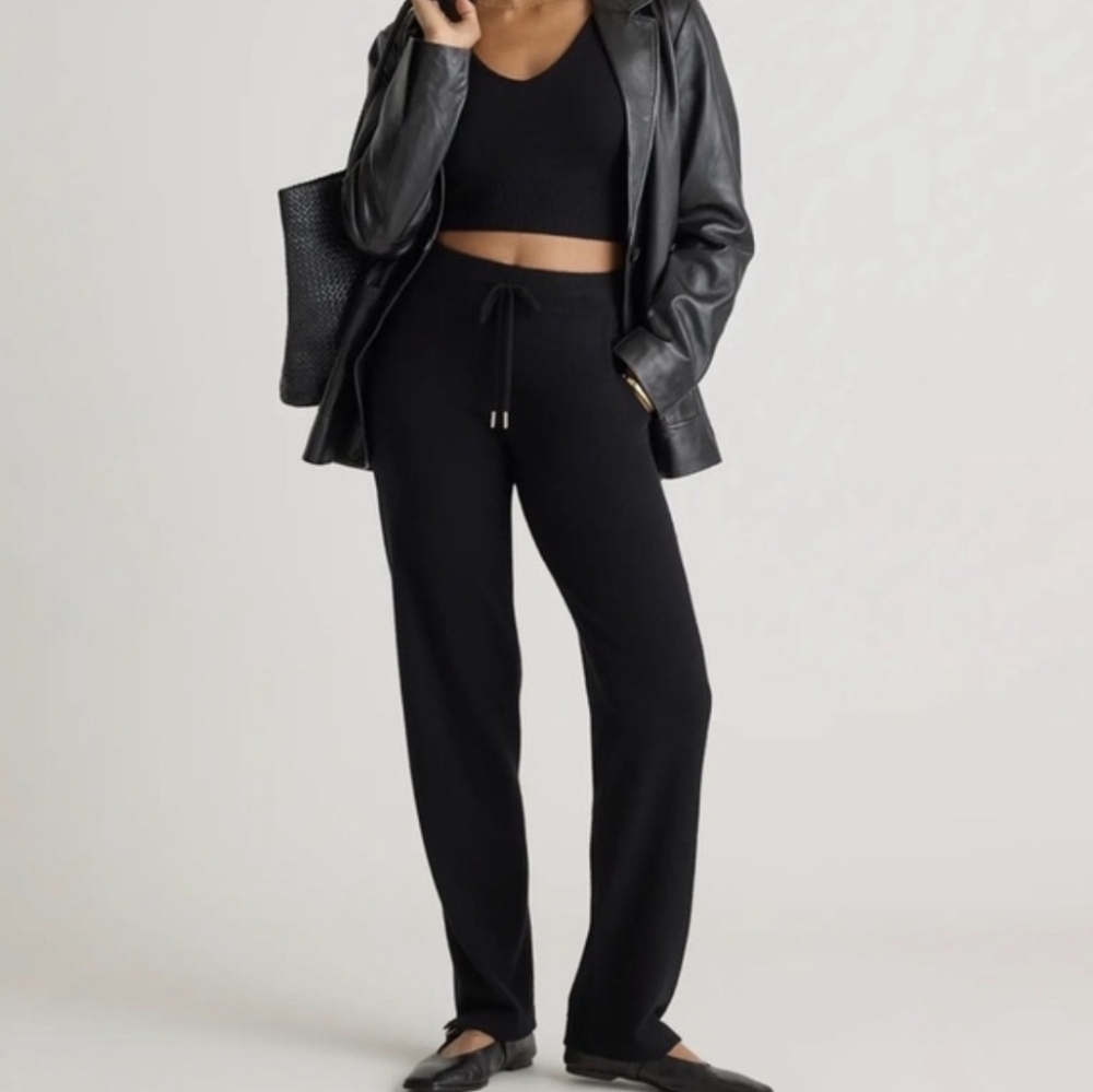 Quince Black mongolian 100% cashmere straight leg pants